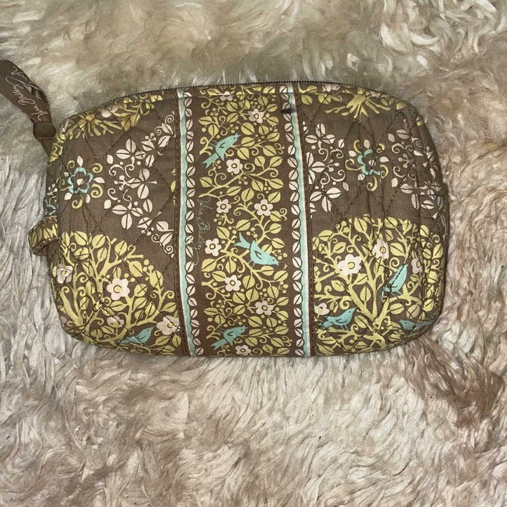 Vera Bradley medium makeup bad